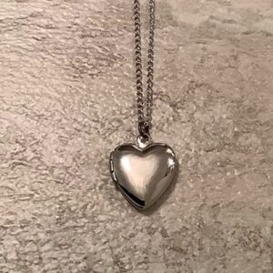 ❤️New Vintage Sterling Silver Heart locket (Alpha, 16”)